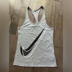 Women’s Nike athletic cut workout tank top Size S